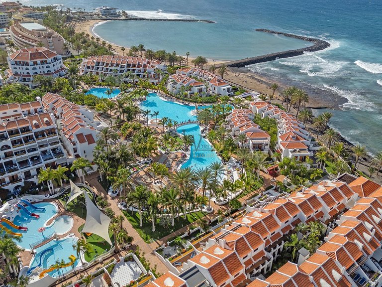 Apartment for Sale in Playa De Las Americas, Tenerife, España 17