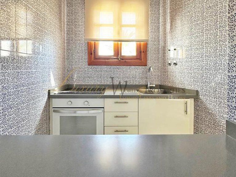 Apartment for Sale in Playa De Las Americas, Tenerife, España 9