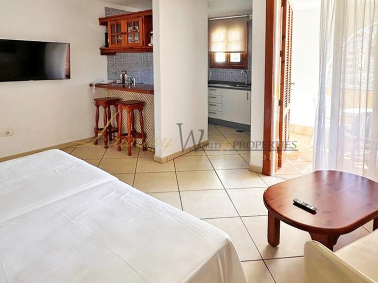 Apartment for Sale in Playa De Las Americas, Tenerife, España 4