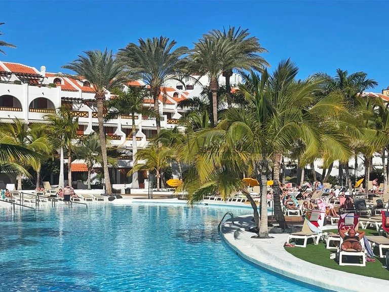 Apartment for Sale in Playa De Las Americas, Tenerife, España 13