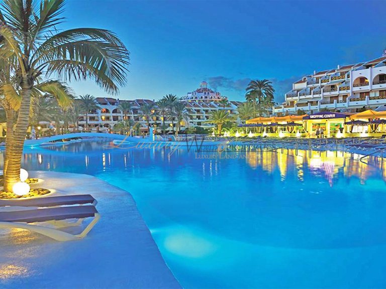 Apartment for Sale in Playa De Las Americas, Tenerife, España 14