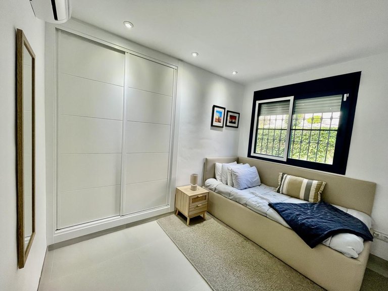 Apartment for Sale in San Roque, Cadiz 28