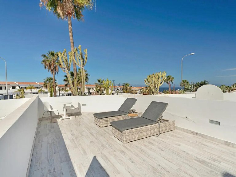 Apartment for Sale in Costa Adeje, Tenerife, España 2
