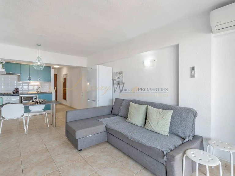 Apartment for Sale in Costa Adeje, Tenerife, España 4