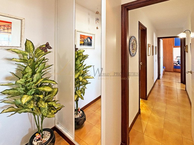 Apartment for Sale in Playa De Las Americas, Tenerife, España 15