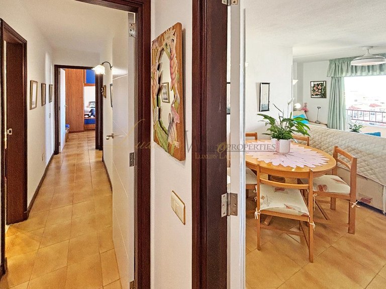 Apartment for Sale in Playa De Las Americas, Tenerife, España 8