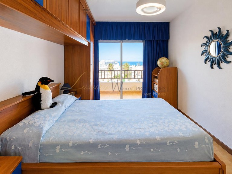 Apartment for Sale in Playa De Las Americas, Tenerife, España 21