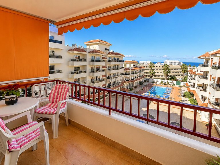 Apartment for Sale in Playa De Las Americas, Tenerife, España 4