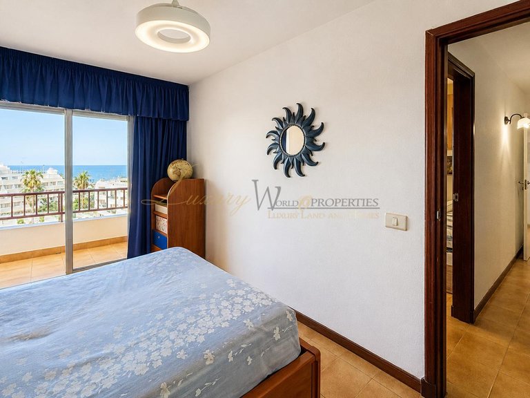 Apartment for Sale in Playa De Las Americas, Tenerife, España 20