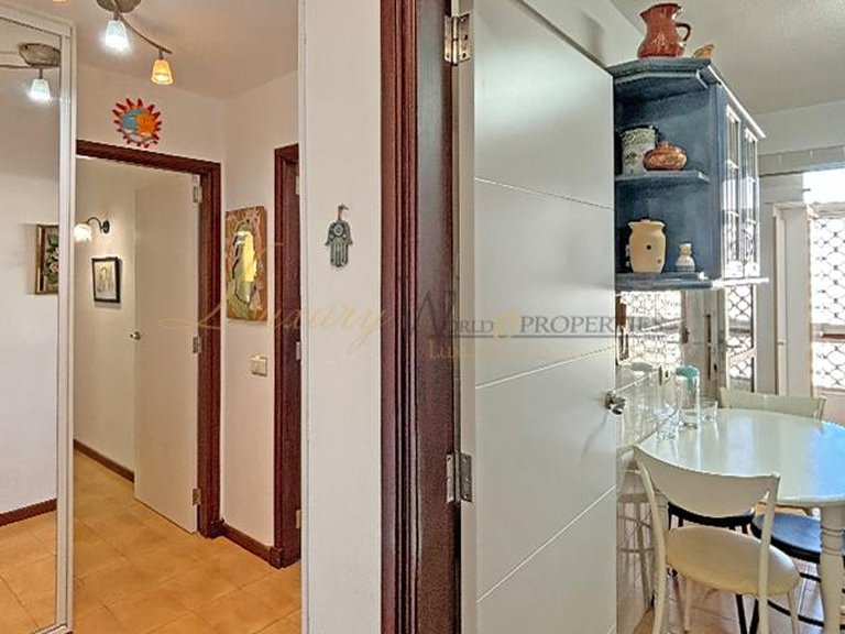 Apartment for Sale in Playa De Las Americas, Tenerife, España 9