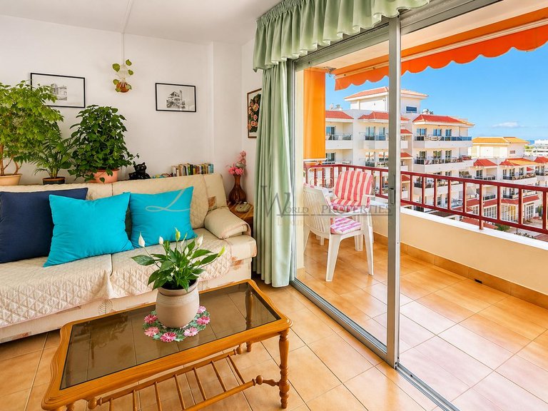 Apartment for Sale in Playa De Las Americas, Tenerife, España 1