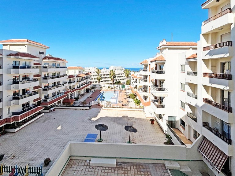 Apartment for Sale in Playa De Las Americas, Tenerife, España 5