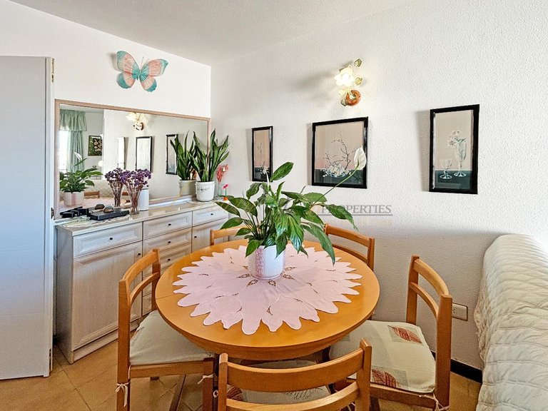 Apartment for Sale in Playa De Las Americas, Tenerife, España 6