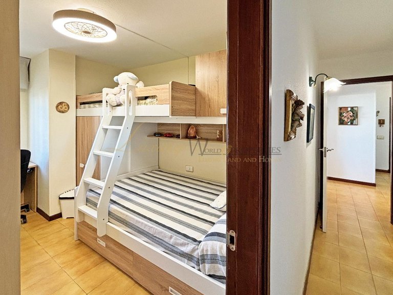 Apartment for Sale in Playa De Las Americas, Tenerife, España 16