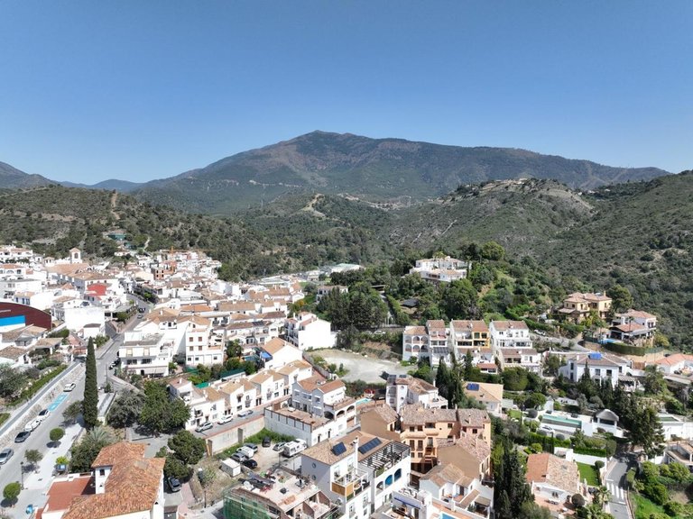 Penthouse for Sale in Benahavís, Malaga 32