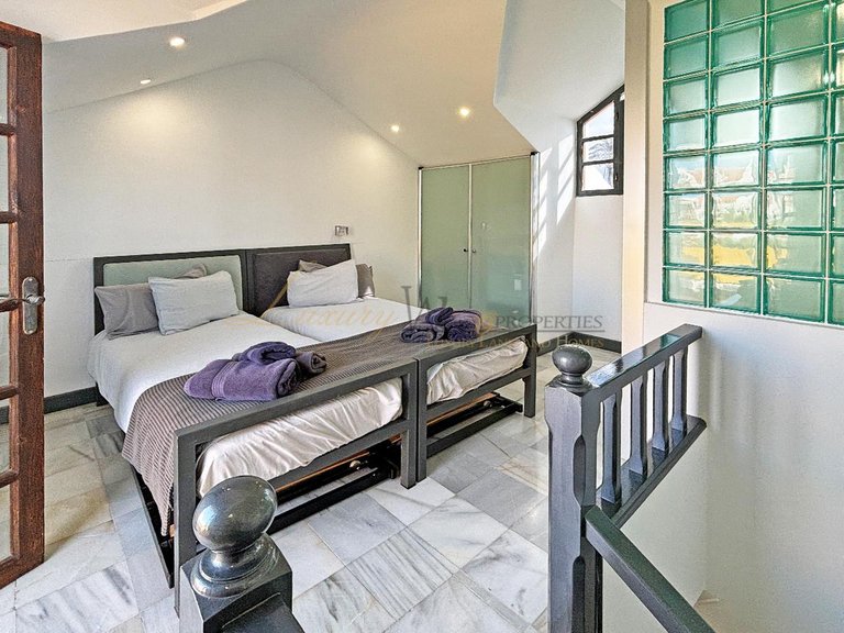 Villa for Sale in Playa De Las Americas, Tenerife, España 25