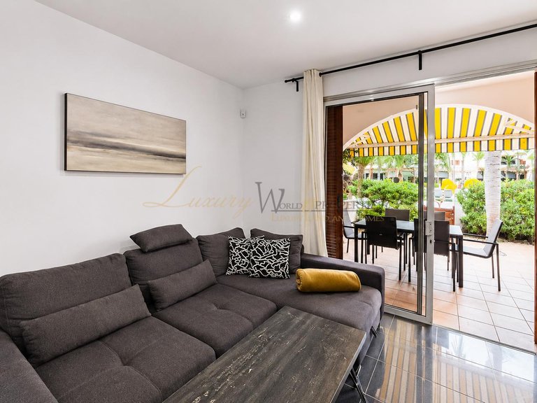 Villa for Sale in Playa De Las Americas, Tenerife, España 4