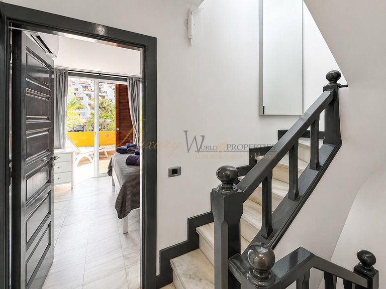 Villa for Sale in Playa De Las Americas, Tenerife, España 17