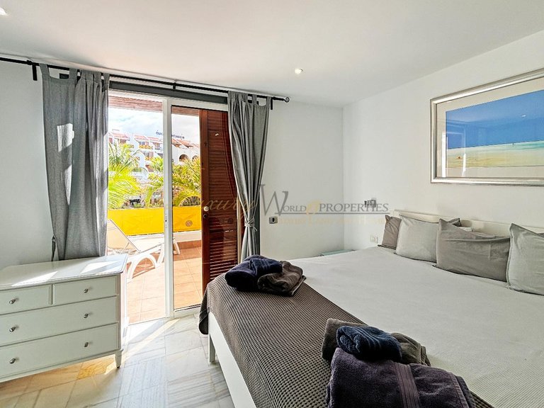 Villa for Sale in Playa De Las Americas, Tenerife, España 18