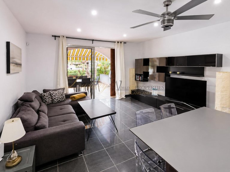 Villa for Sale in Playa De Las Americas, Tenerife, España 2