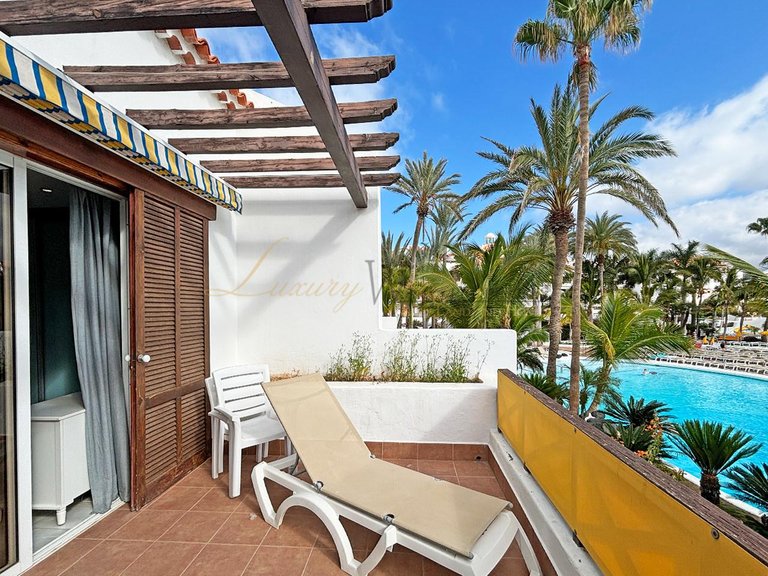 Villa for Sale in Playa De Las Americas, Tenerife, España 1