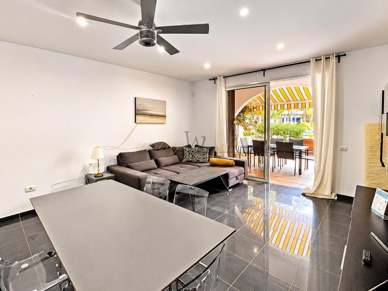 Villa for Sale in Playa De Las Americas, Tenerife, España 3