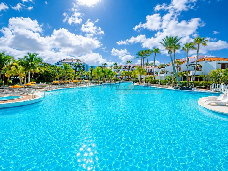 Villa for Sale in Playa De Las Americas, Tenerife, España 32