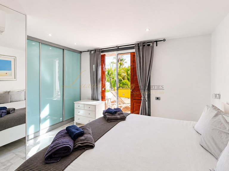 Villa for Sale in Playa De Las Americas, Tenerife, España 19