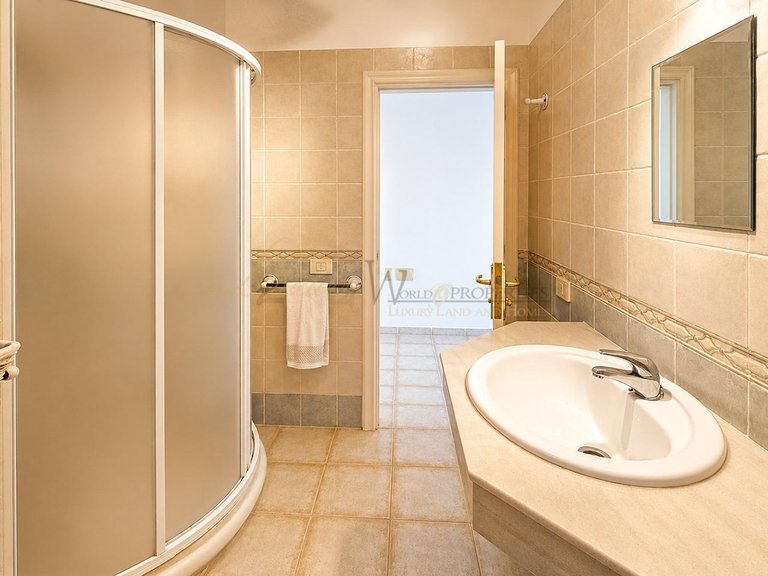 Apartment for Sale in Costa Adeje, Tenerife, España 24
