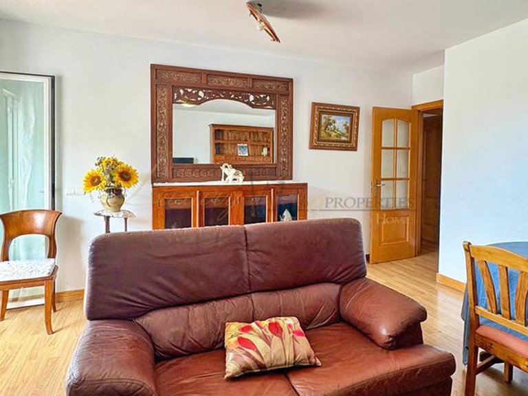 Apartment for Sale in Los Cristianos, Tenerife, España 5