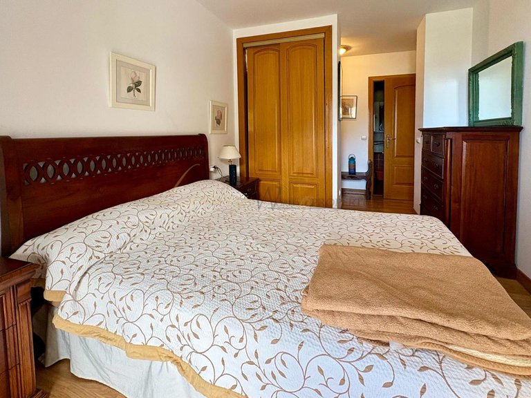 Apartment for Sale in Los Cristianos, Tenerife, España 12