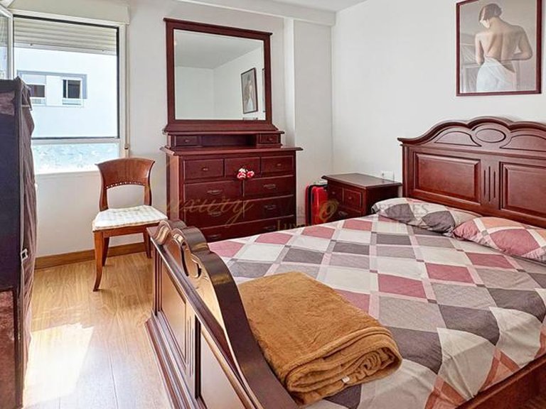 Apartment for Sale in Los Cristianos, Tenerife, España 13