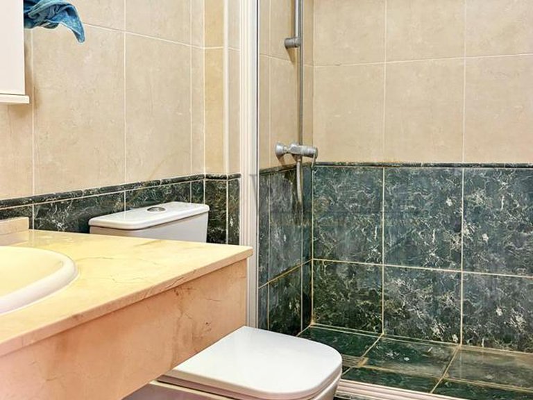 Apartment for Sale in Los Cristianos, Tenerife, España 18