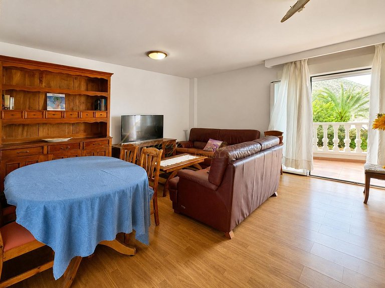 Apartment for Sale in Los Cristianos, Tenerife, España 2