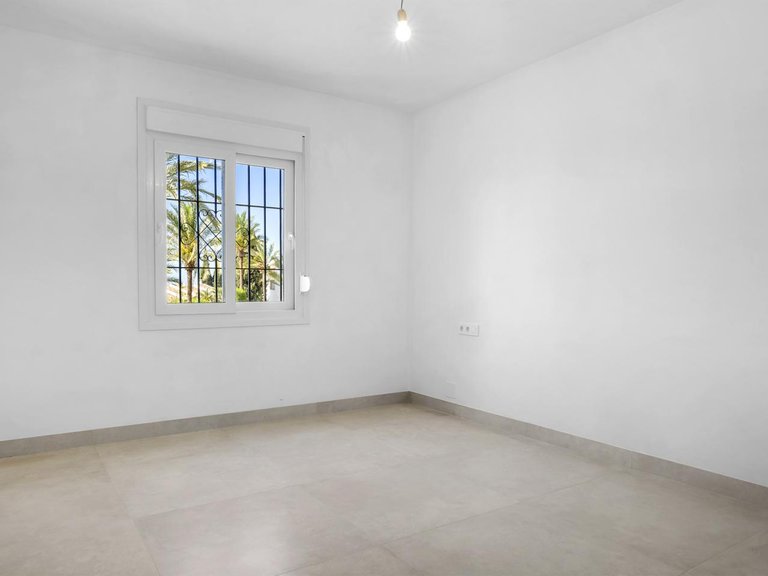Apartment for Sale in Marbella, Malaga 12