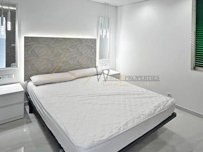 Apartment for Sale in Costa Del Silencio, Tenerife, España 6