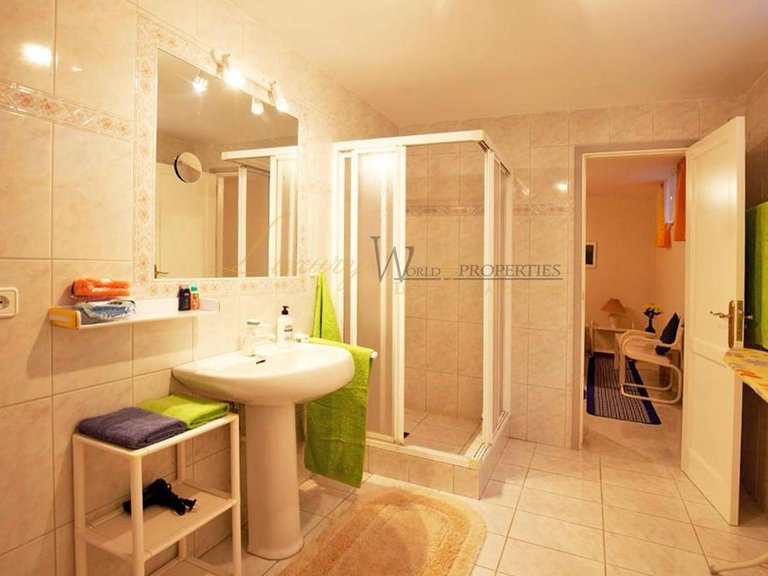 Town House for Sale in Costa Adeje, Tenerife, España 22