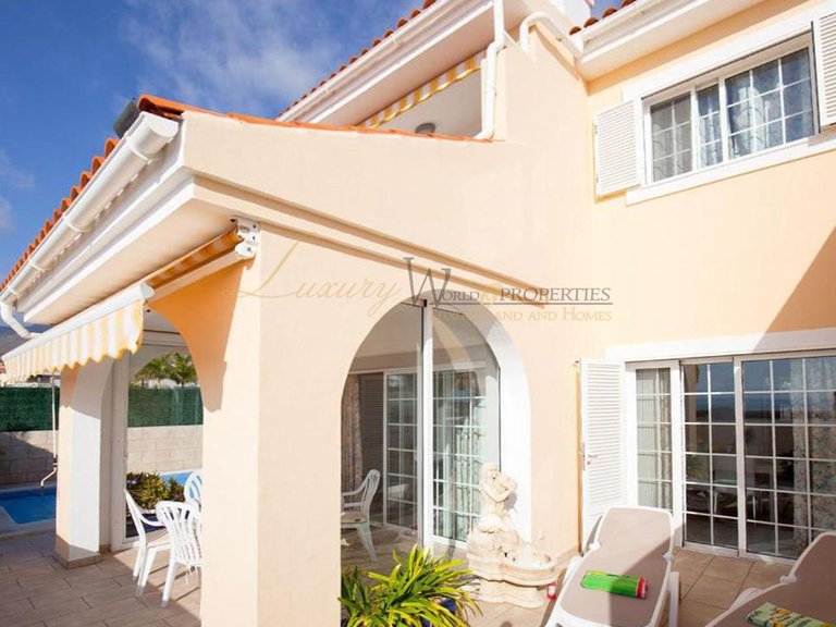 Town House for Sale in Costa Adeje, Tenerife, España 1