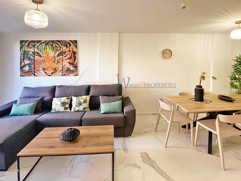 Apartment for Sale in Los Cristianos, Tenerife, España 4