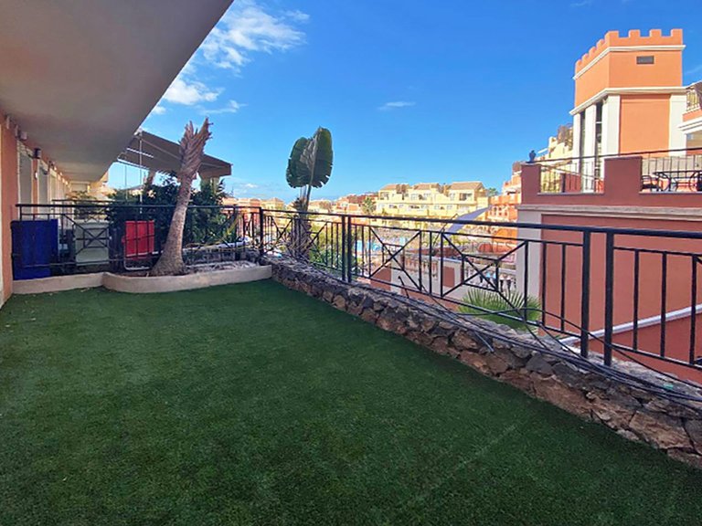 Apartment for Sale in Los Cristianos, Tenerife, España 3