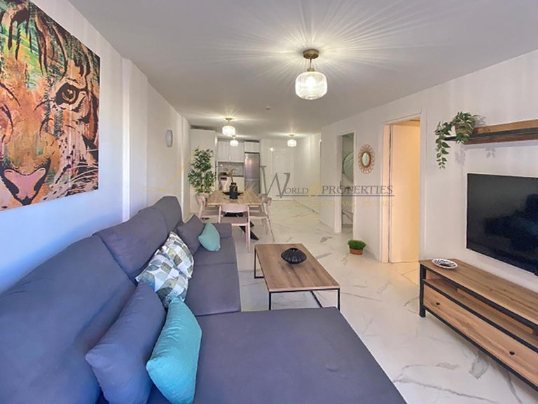 Apartment for Sale in Los Cristianos, Tenerife, España 2