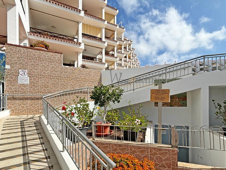 Apartment for Sale in Los Cristianos, Tenerife, España 25