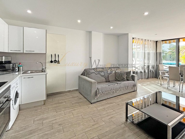 Apartment for Sale in Los Cristianos, Tenerife, España 3