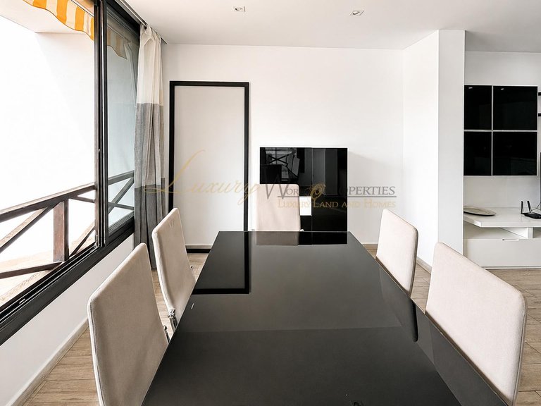 Apartment for Sale in Los Cristianos, Tenerife, España 6