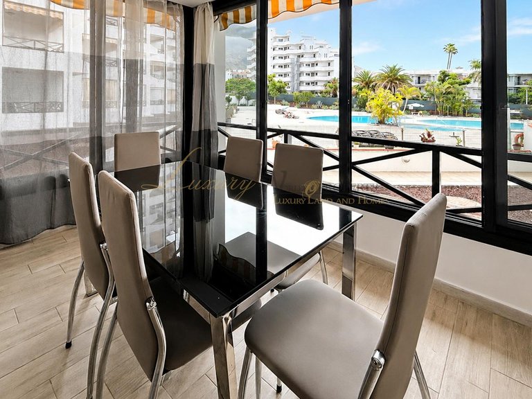 Apartment for Sale in Los Cristianos, Tenerife, España 5