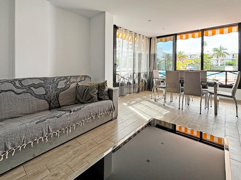 Apartment for Sale in Los Cristianos, Tenerife, España 2