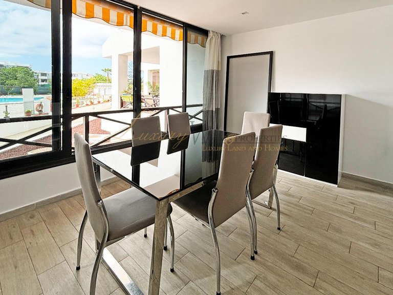 Apartment for Sale in Los Cristianos, Tenerife, España 4