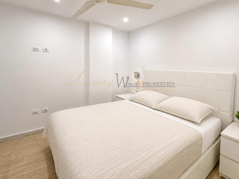 Apartment for Sale in Los Cristianos, Tenerife, España 15