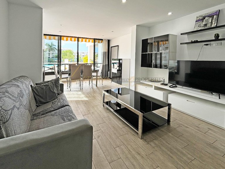 Apartment for Sale in Los Cristianos, Tenerife, España 1
