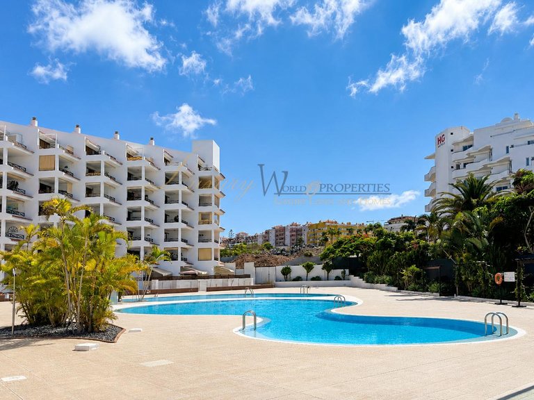 Apartment for Sale in Los Cristianos, Tenerife, España 8
